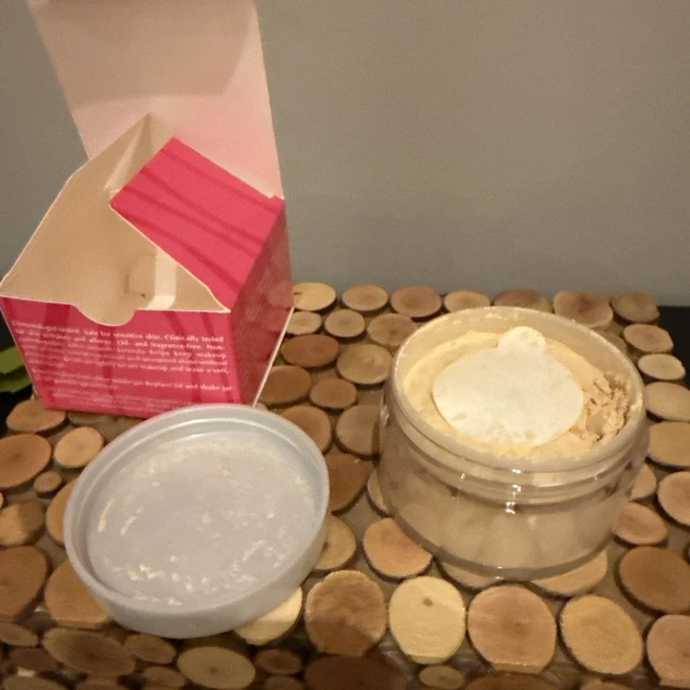 NEW Mary Kay IVORY‎ 4495 MK Signature Loose Powder 0.74 oz NOS FLAW